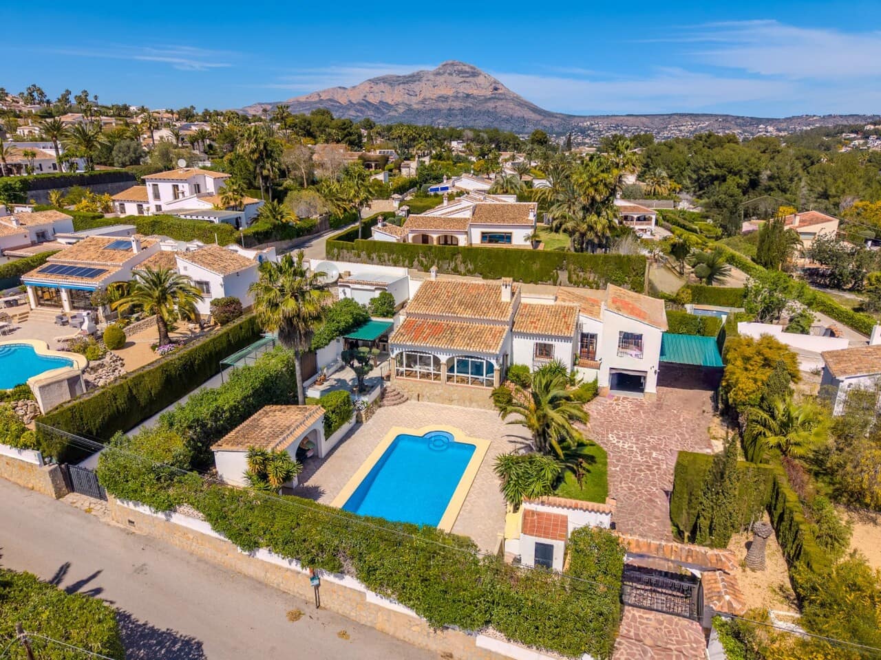 4 bedroom Villa for sale in Javea / Xabia with pool - € 649,000 (Ref: 9715444)