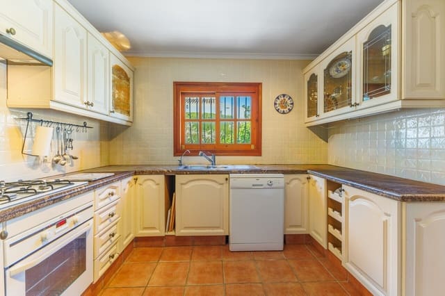 4 soveværelse Villa til salg i Javea / Xàbia med swimmingpool - € 649.000 (Ref: 9715444)