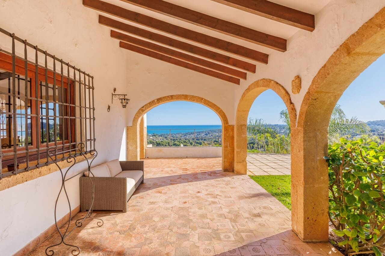 4 soveværelse Villa til salg i Javea / Xabia med swimmingpool garage - € 1.550.000 (Ref: 9782102)