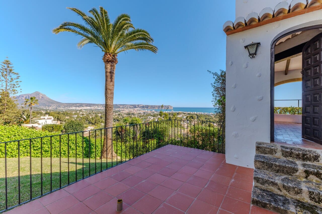 4 soveværelse Villa til salg i Javea / Xabia med swimmingpool garage - € 1.550.000 (Ref: 9782102)