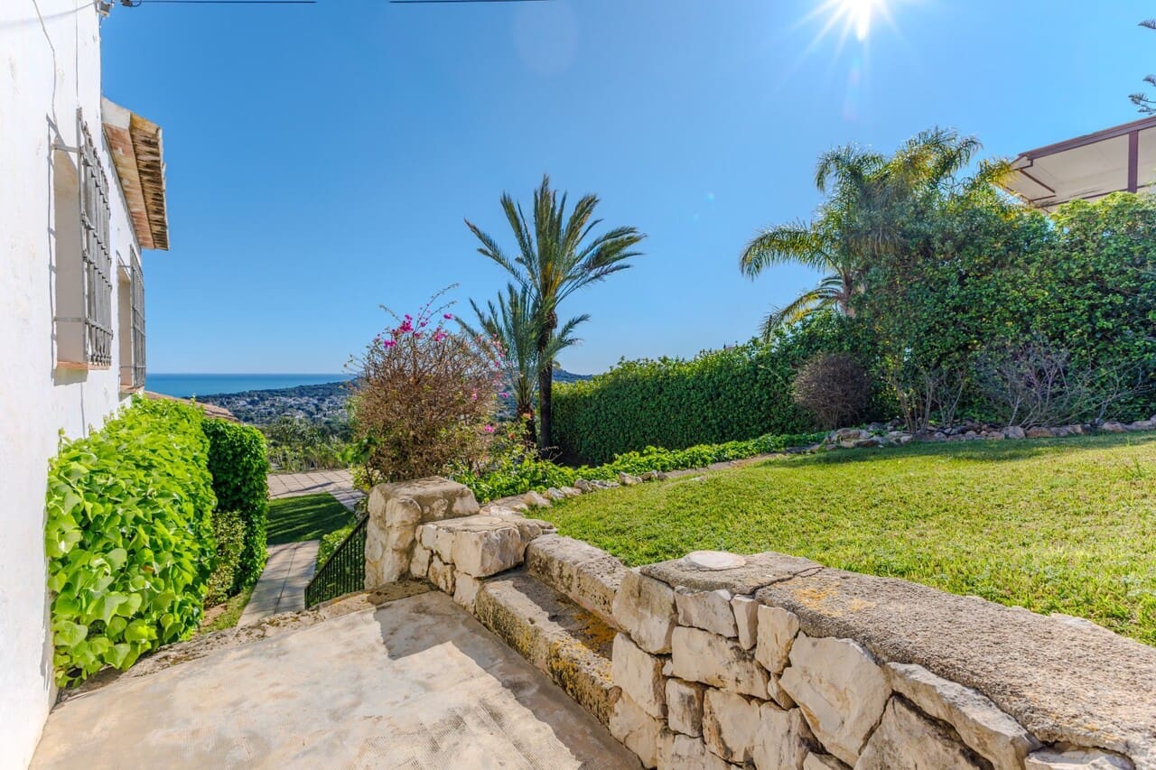 4 soveværelse Villa til salg i Javea / Xabia med swimmingpool garage - € 1.550.000 (Ref: 9782102)