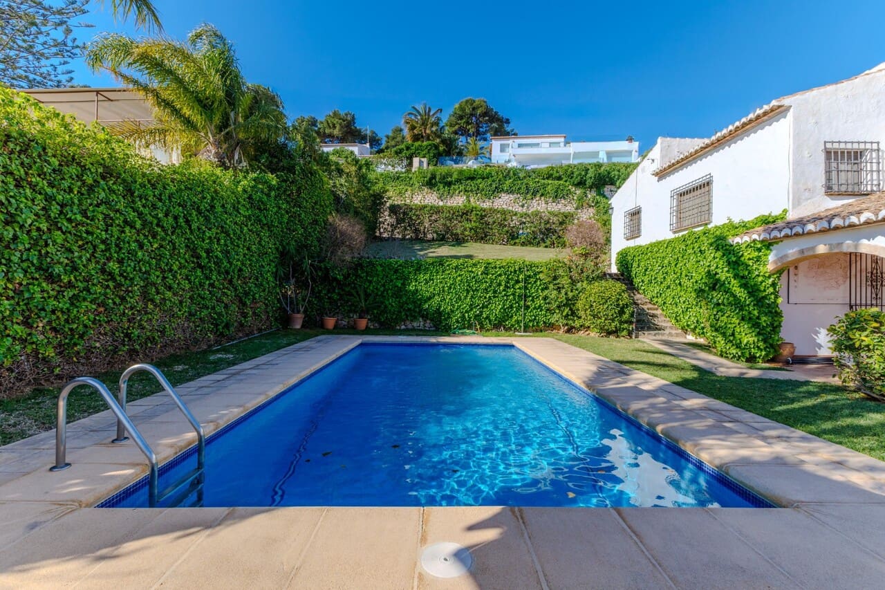 4 soveværelse Villa til salg i Javea / Xabia med swimmingpool garage - € 1.550.000 (Ref: 9782102)