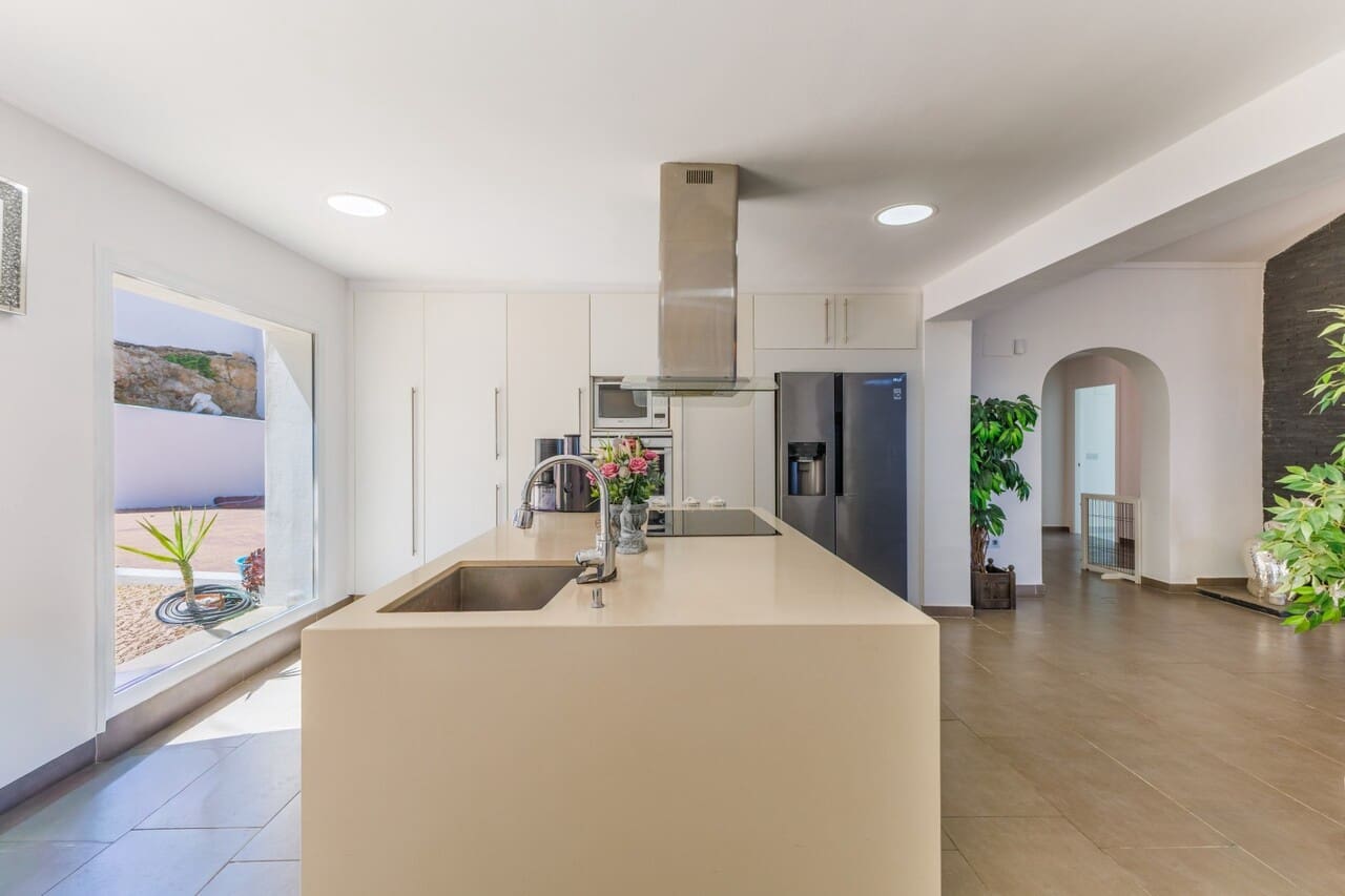 4 soveværelse Villa til salg i Javea / Xabia med swimmingpool - € 1.799.000 (Ref: 9782240)