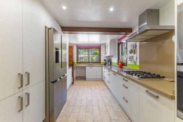 4 soverom Villa til salgs i Javea / Xàbia med svømmebasseng garasje - € 1 250 000 (Ref: 9789569)