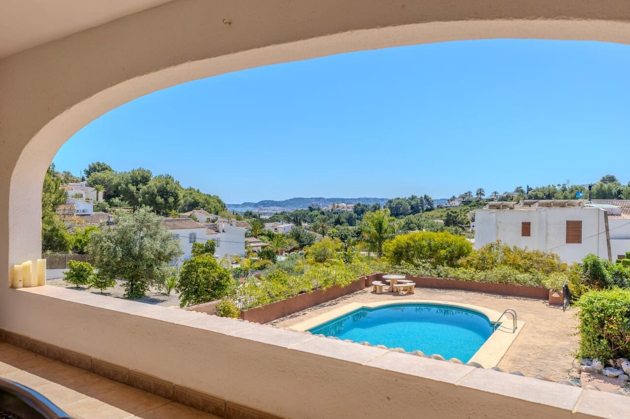 4 sypialnia Willa na sprzedaż w Javea / Xabia z basenem garażem - 1 250 000 € (Ref: 9789569)