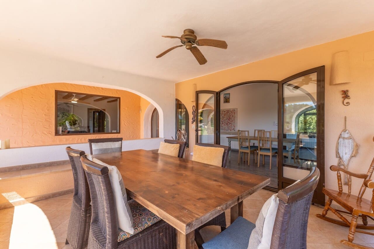 4 sypialnia Willa na sprzedaż w Javea / Xabia z basenem garażem - 1 250 000 € (Ref: 9789569)