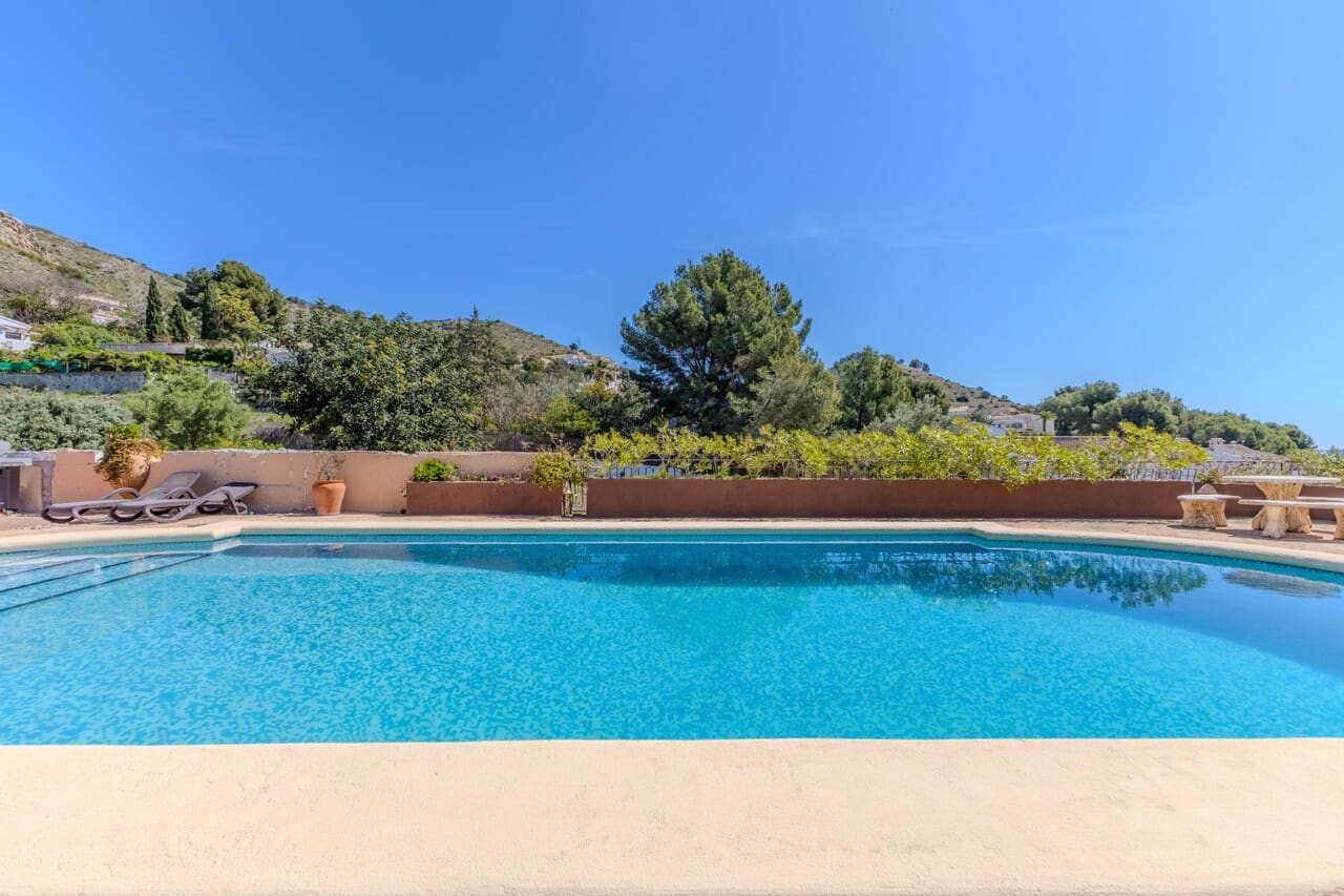 4 sypialnia Willa na sprzedaż w Javea / Xabia z basenem garażem - 1 250 000 € (Ref: 9789569)