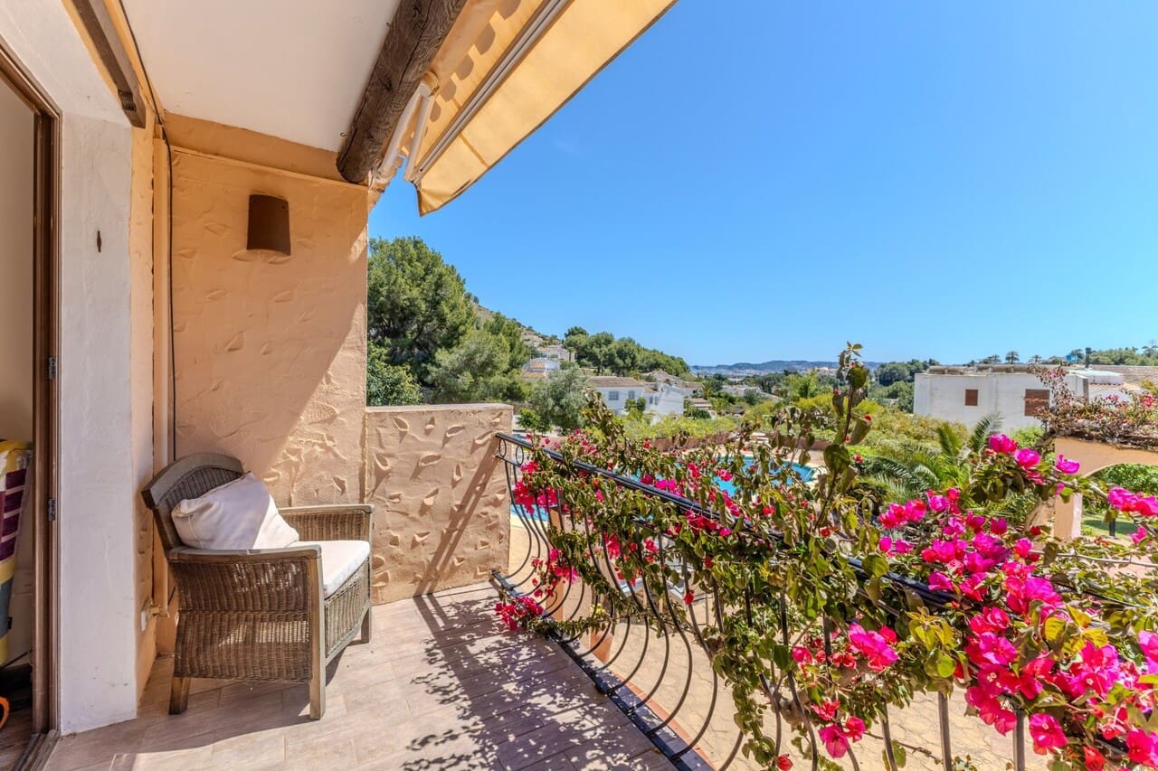 4 sypialnia Willa na sprzedaż w Javea / Xabia z basenem garażem - 1 250 000 € (Ref: 9789569)