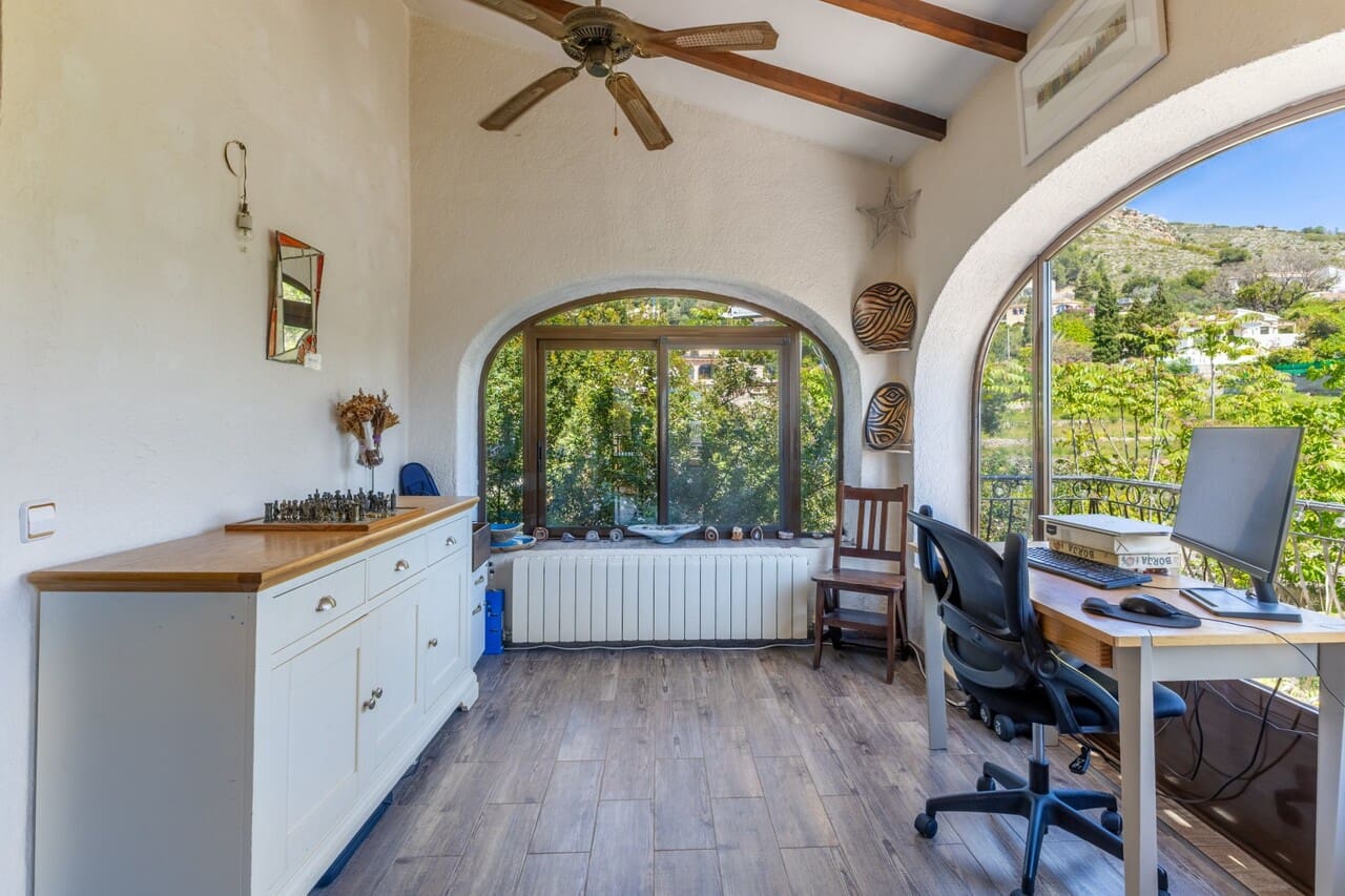 4 sypialnia Willa na sprzedaż w Javea / Xabia z basenem garażem - 1 250 000 € (Ref: 9789569)