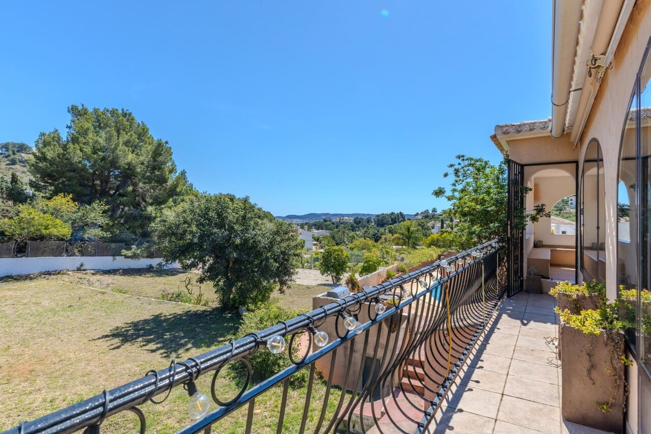 4 sypialnia Willa na sprzedaż w Javea / Xabia z basenem garażem - 1 250 000 € (Ref: 9789569)