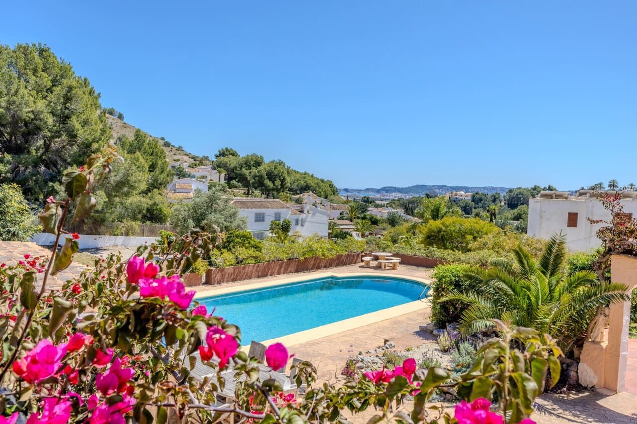 4 sypialnia Willa na sprzedaż w Javea / Xabia z basenem garażem - 1 250 000 € (Ref: 9789569)