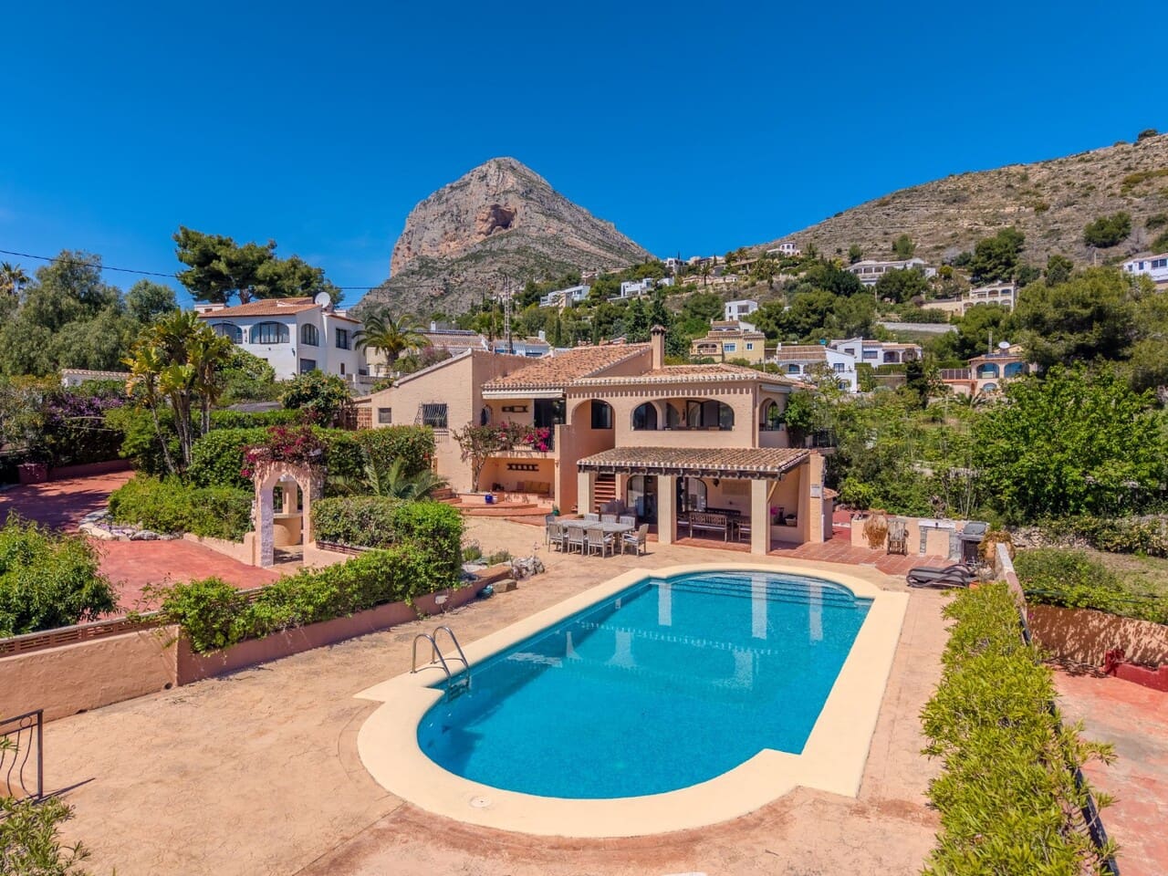 4 sypialnia Willa na sprzedaż w Javea / Xabia z basenem garażem - 1 250 000 € (Ref: 9789569)