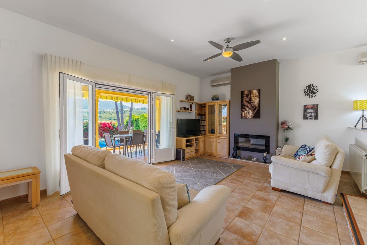 3 soveværelse Villa til salg i Benitachell / Benitatxell med swimmingpool - € 649.000 (Ref: 9819165)