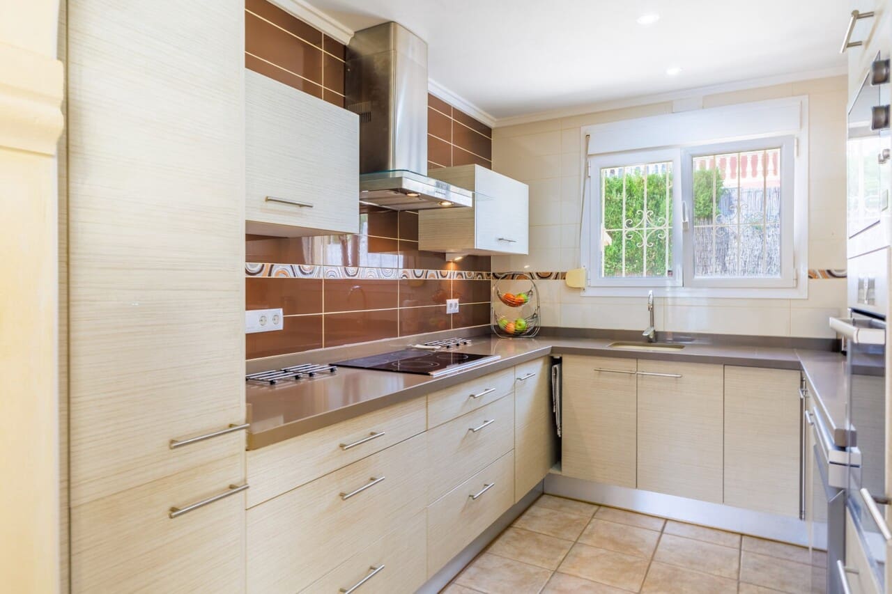 3 soveværelse Villa til salg i Benitachell / Benitatxell med swimmingpool - € 649.000 (Ref: 9819165)