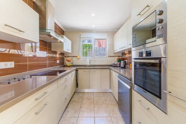 3 soveværelse Villa til salg i Javea / Xàbia med swimmingpool - € 649.000 (Ref: 9819165)