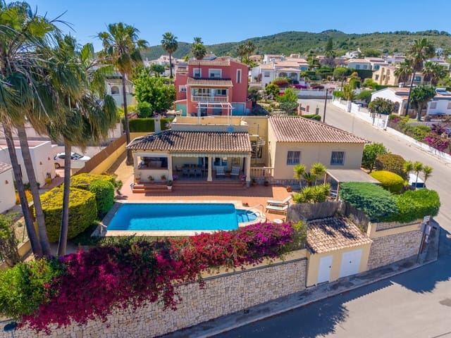 3 soveværelse Villa til salg i Javea / Xàbia med swimmingpool - € 625.000 (Ref: 9819165)