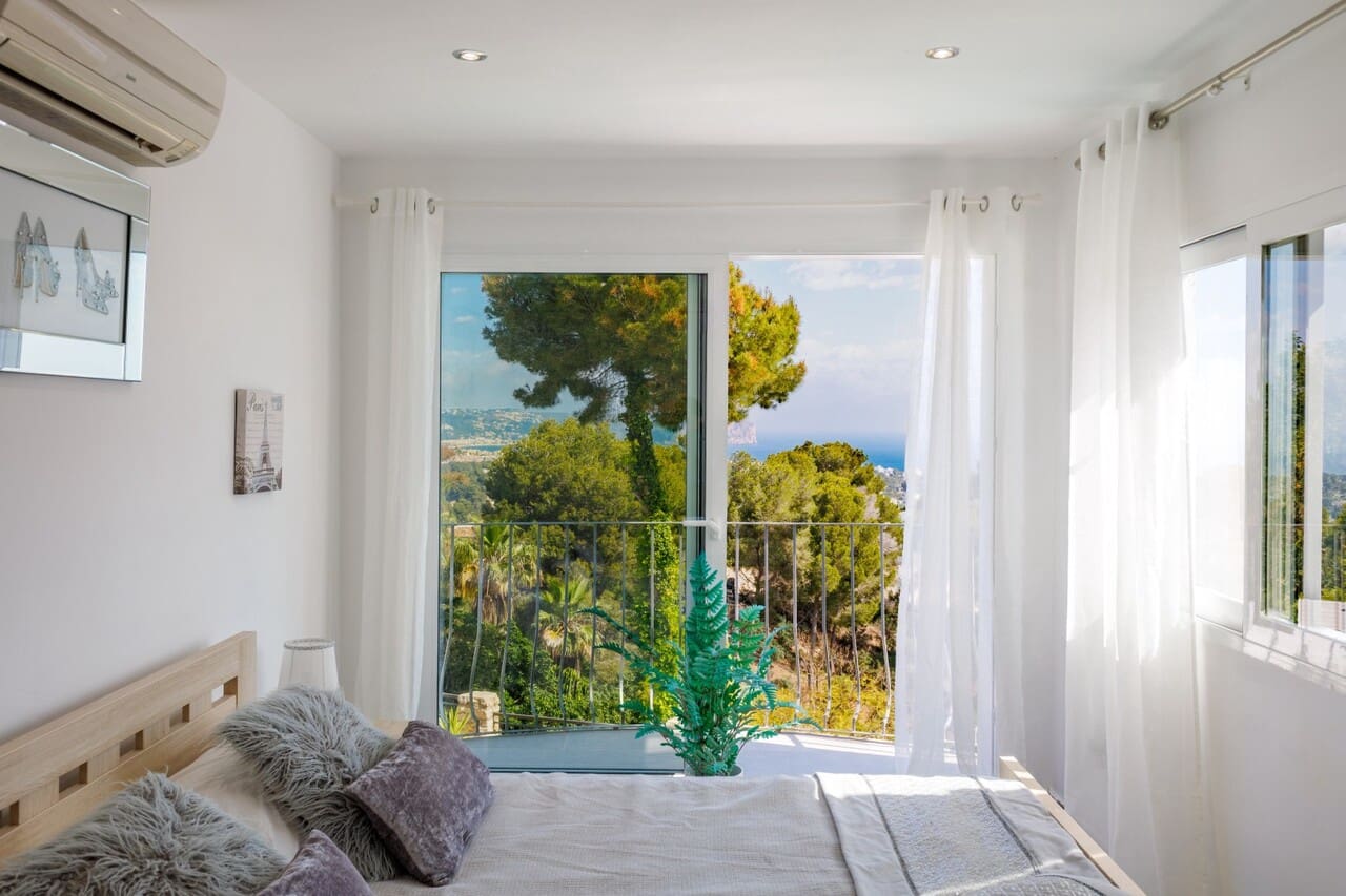 4 bedroom Villa for sale in Javea / Xabia with pool - € 1,699,000 (Ref: 9879867)