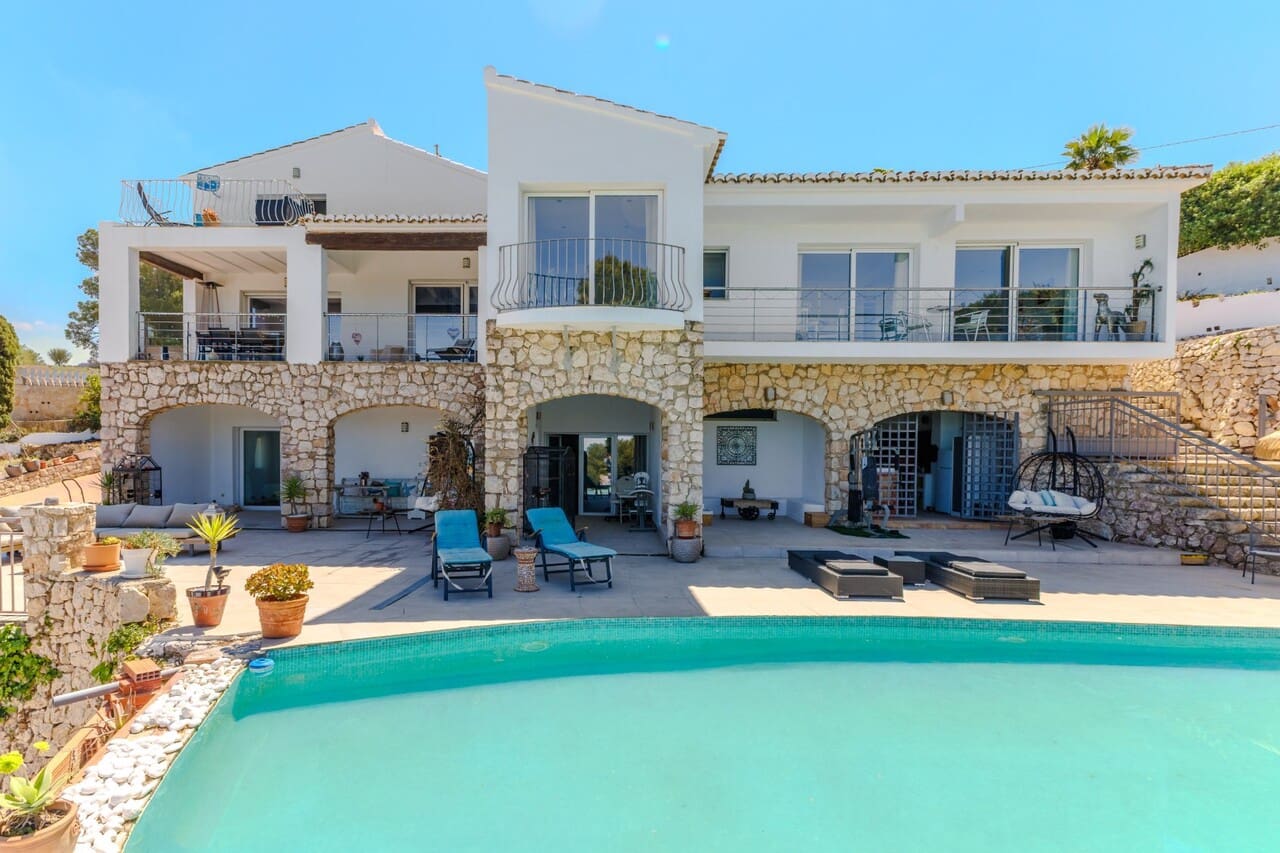 4 bedroom Villa for sale in Javea / Xabia with pool - € 1,699,000 (Ref: 9879867)