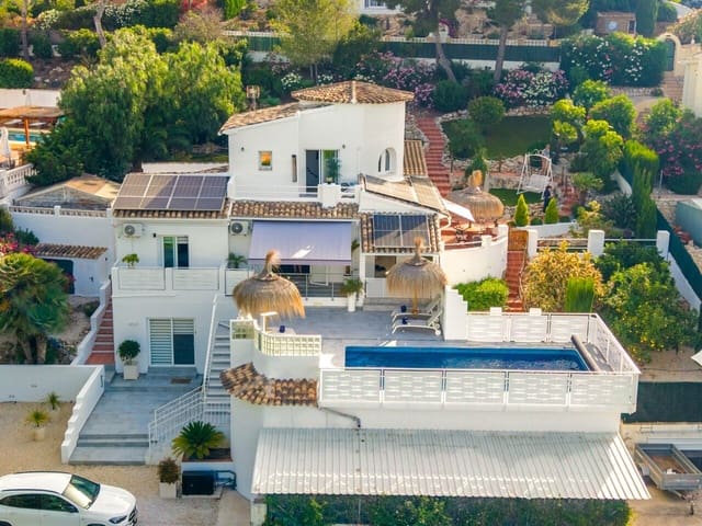 4 soveværelse Villa til salg i Javea / Xàbia med swimmingpool garage - € 865.000 (Ref: 9911944)