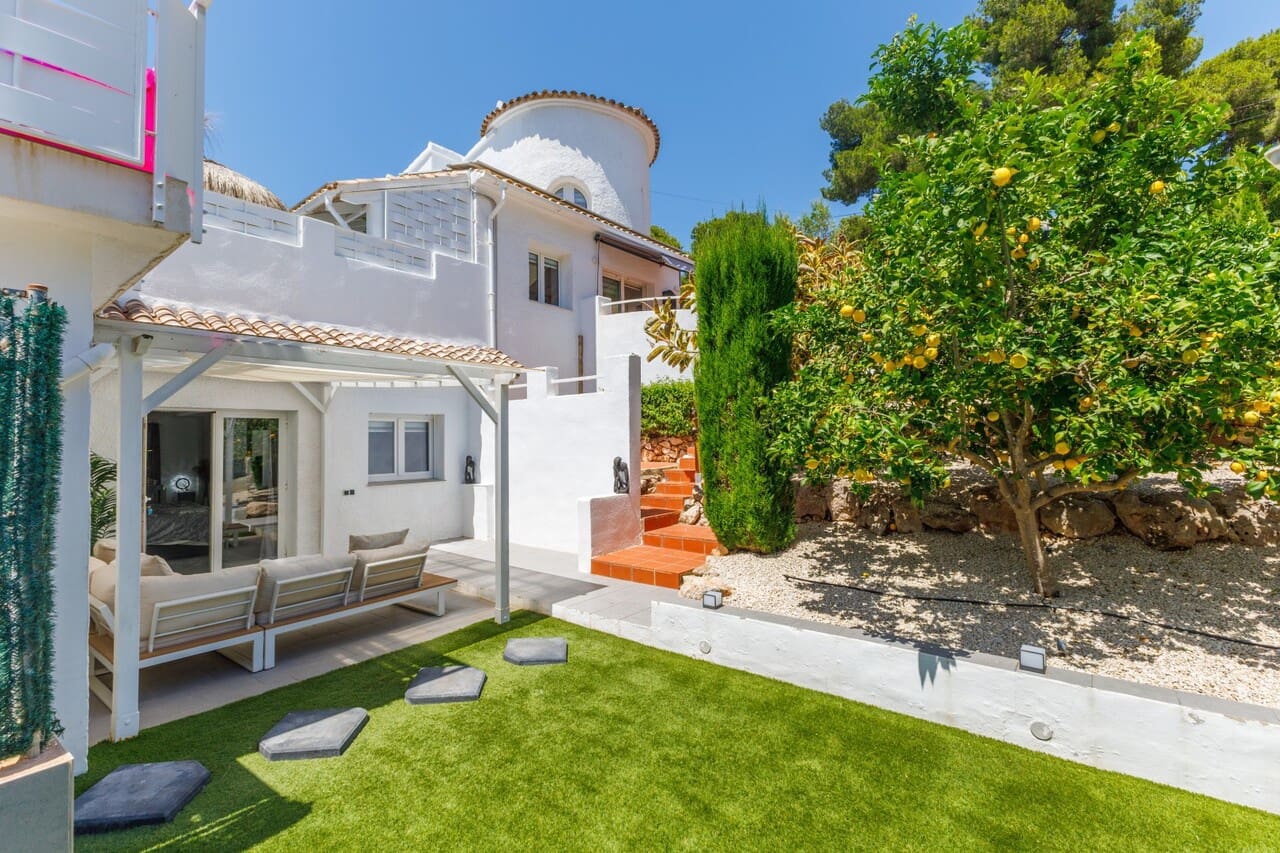 4 Zimmer Villa zu verkaufen in Javea / Xabia mit Pool Garage - 865.000 € (Ref: 9911944)