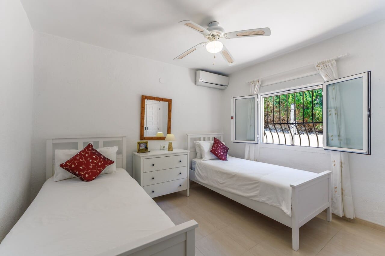 5 soveværelse Villa til salg i Javea / Xabia med swimmingpool garage - € 749.000 (Ref: 9997710)