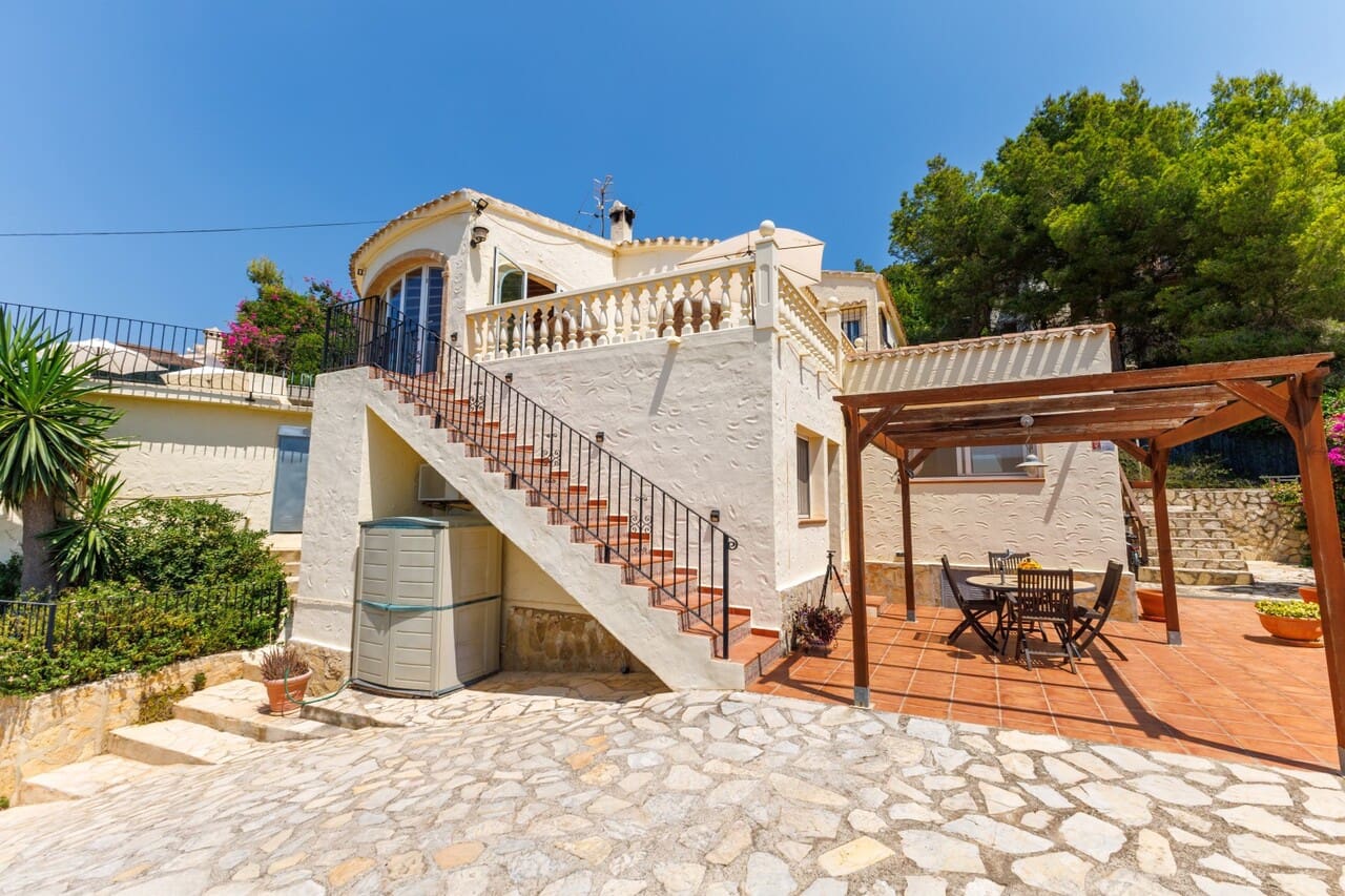 5 soveværelse Villa til salg i Javea / Xabia med swimmingpool garage - € 749.000 (Ref: 9997710)