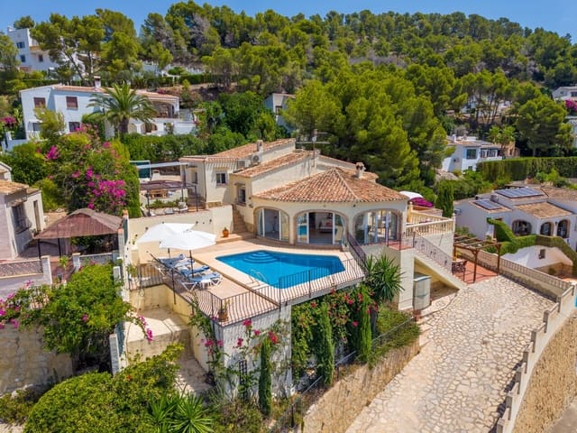 5 soveværelse Villa til salg i Javea / Xàbia med swimmingpool garage - € 749.000 (Ref: 9997710)