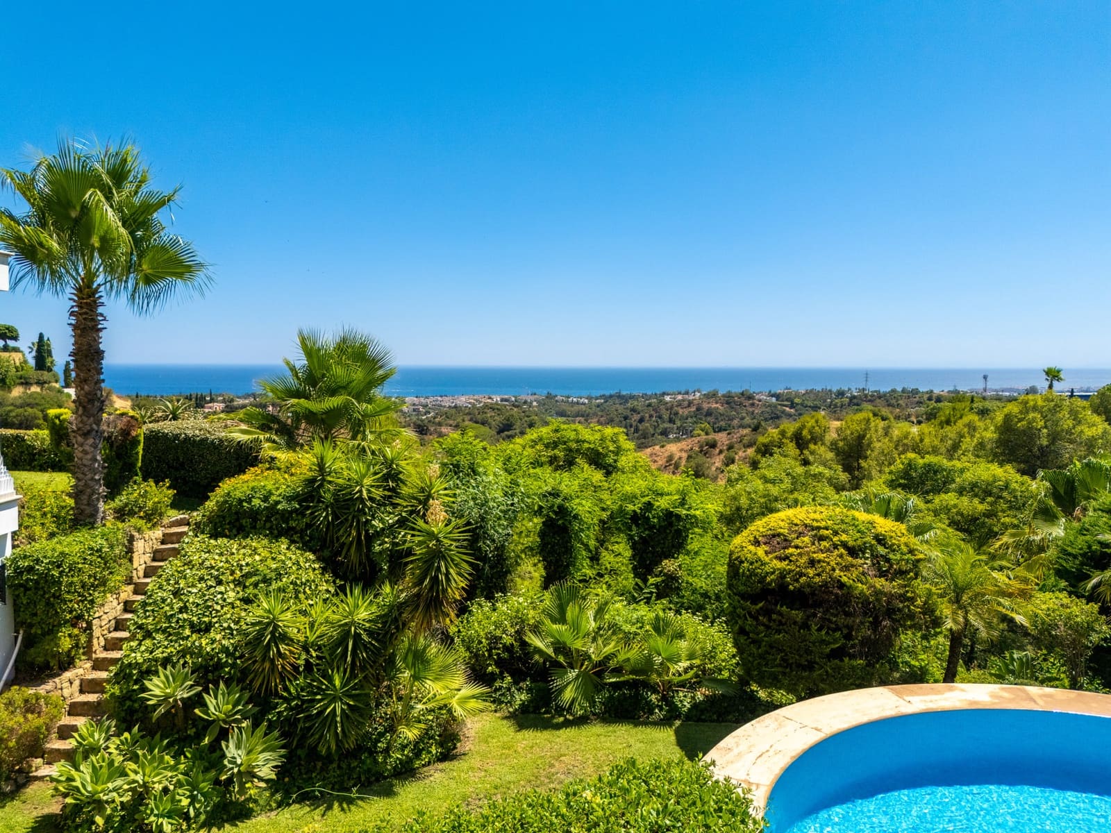 6 quarto Moradia para venda em Marbella com piscina garagem - 8 995 000 € (Ref: 10011143)