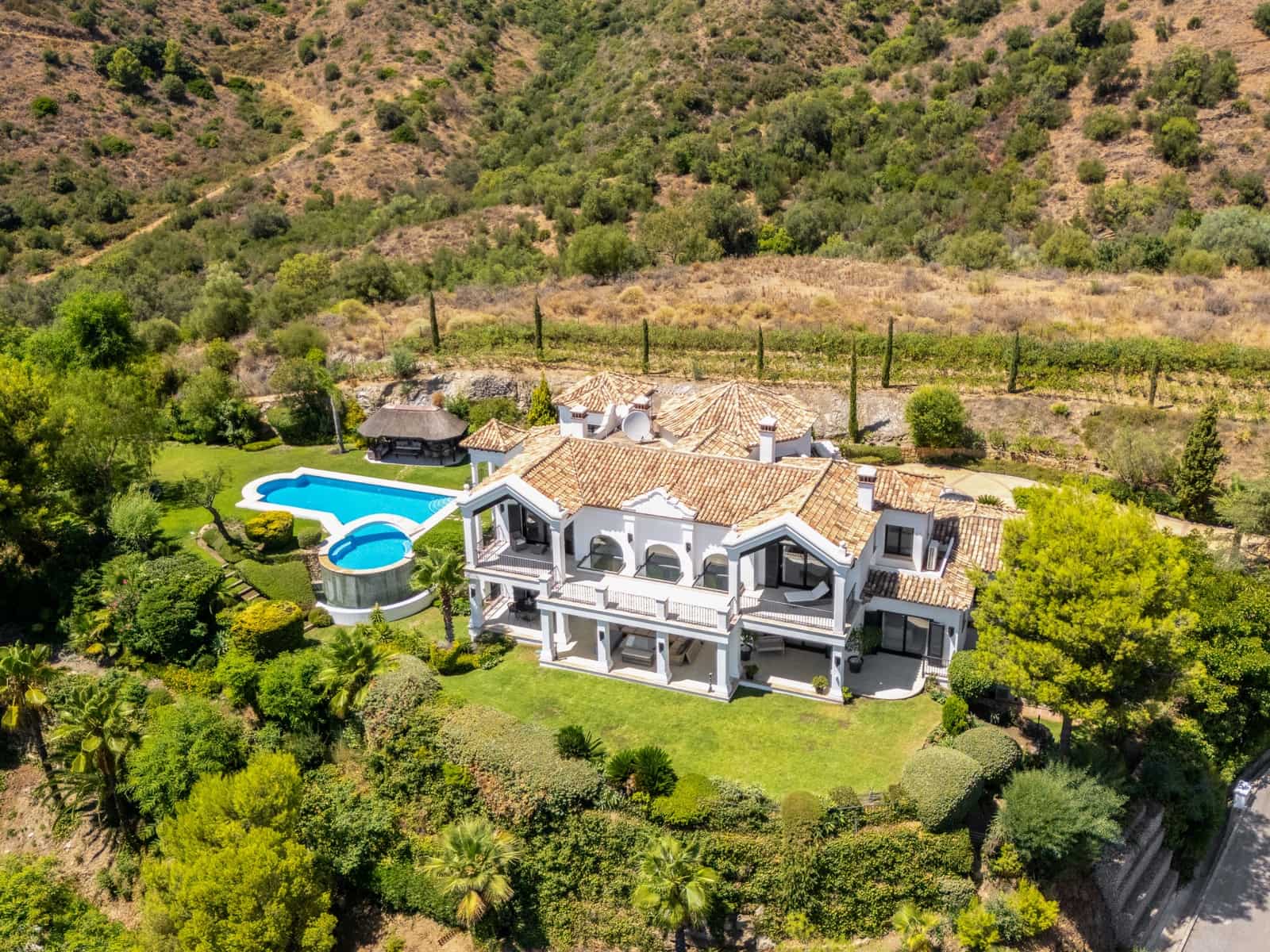 6 quarto Moradia para venda em Marbella com piscina garagem - 8 995 000 € (Ref: 10011143)