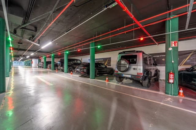 Local Commercial à vendre à Marbella avec garage - 4 500 000 € (Ref: 10011144)