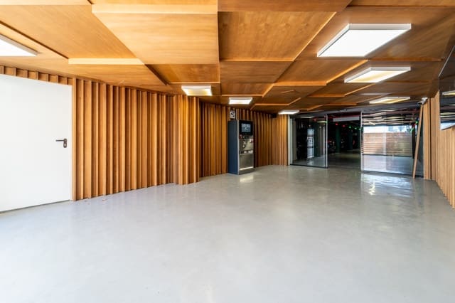 Local Commercial à vendre à Marbella avec garage - 4 500 000 € (Ref: 10011144)