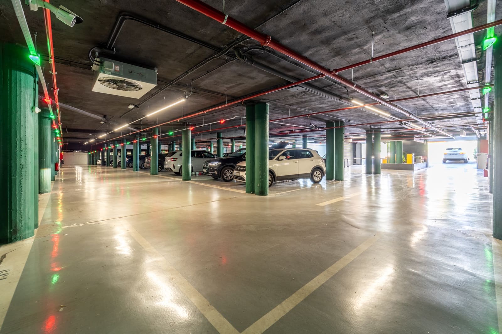 Local Commercial à vendre à Marbella avec garage - 4 500 000 € (Ref: 10011144)