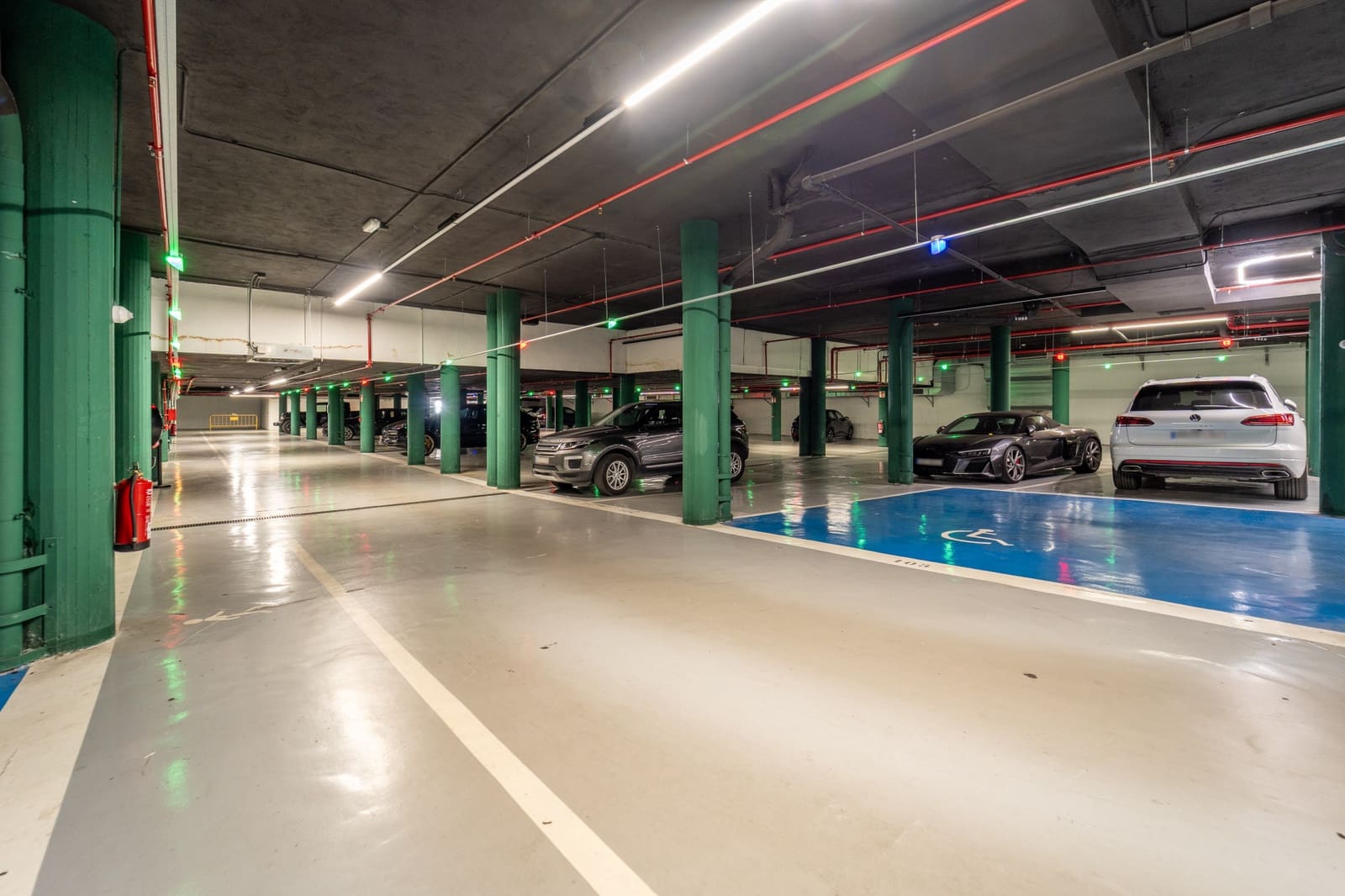 Local Commercial à vendre à Marbella avec garage - 4 500 000 € (Ref: 10011144)