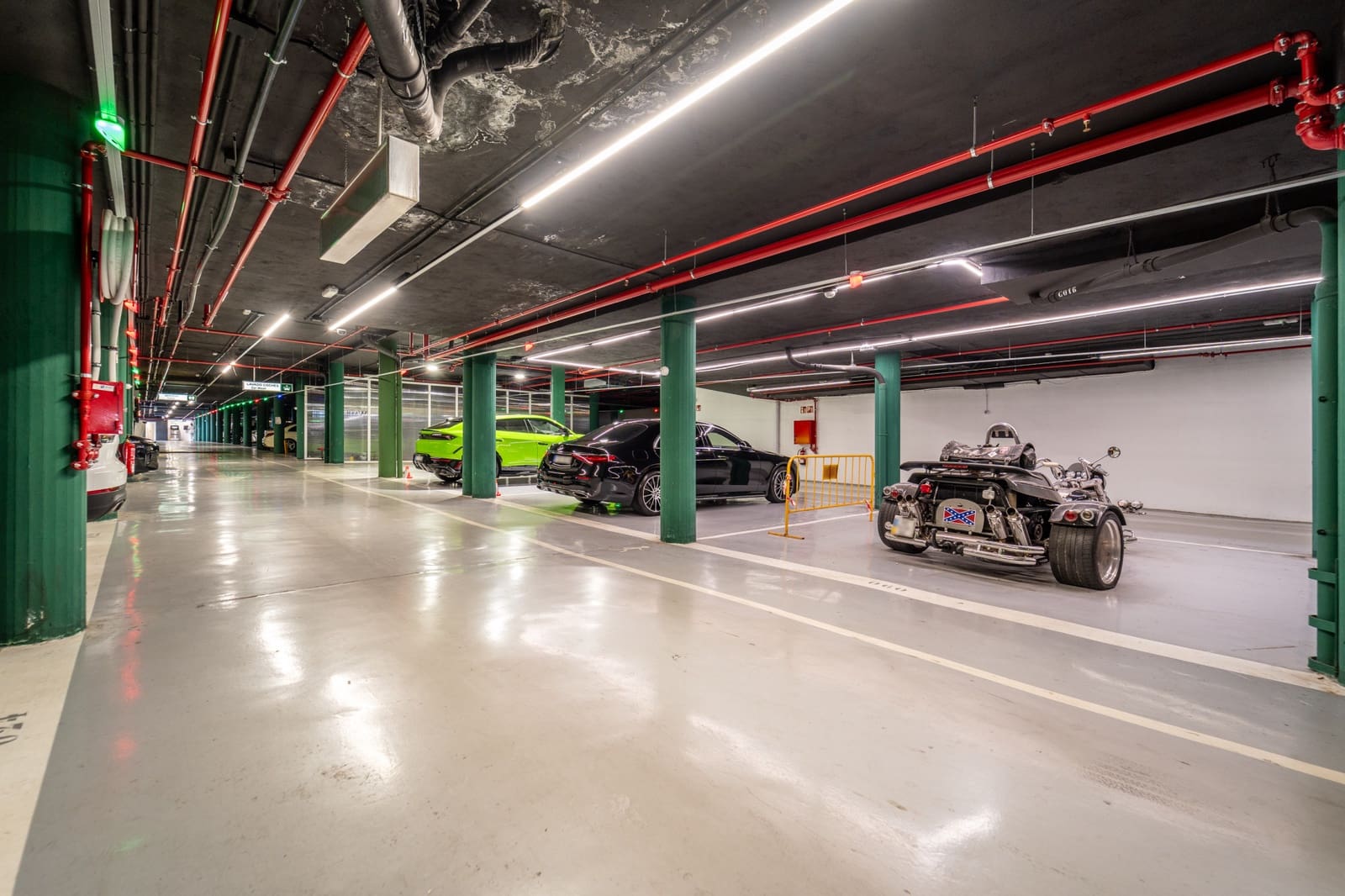 Local Commercial à vendre à Marbella avec garage - 4 500 000 € (Ref: 10011144)