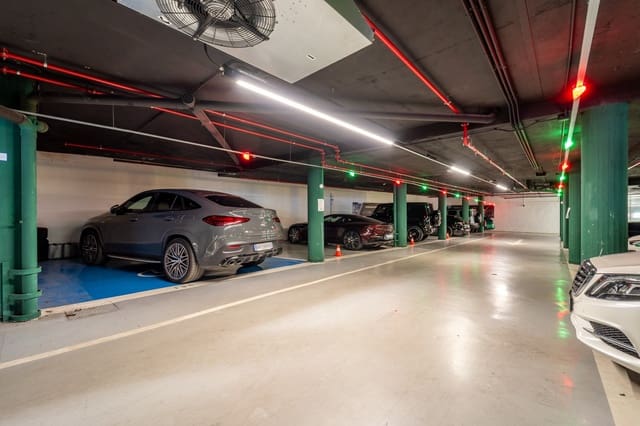 Local Commercial à vendre à Marbella avec garage - 4 500 000 € (Ref: 10011144)