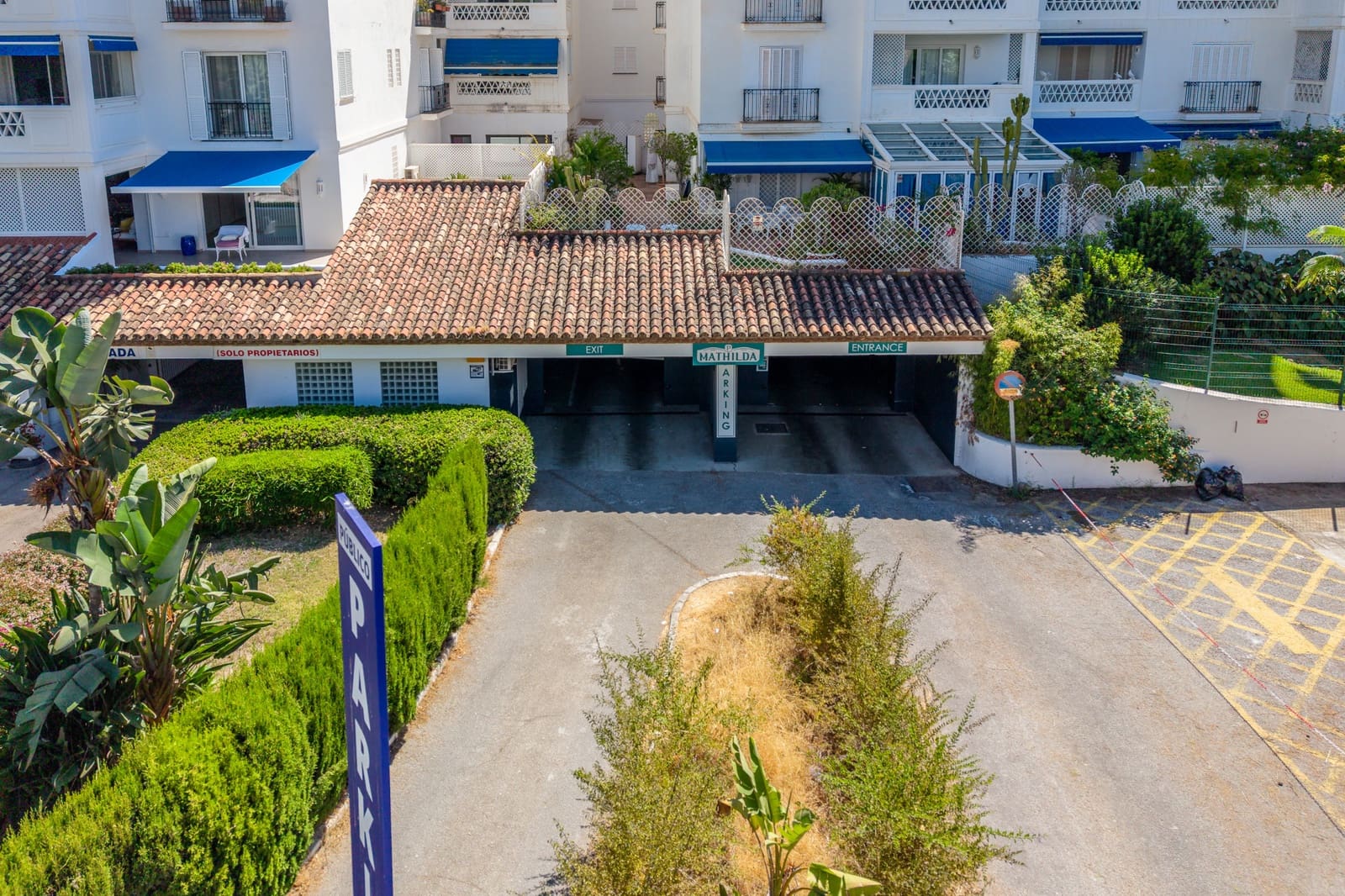 Local Commercial à vendre à Marbella avec garage - 4 500 000 € (Ref: 10011144)