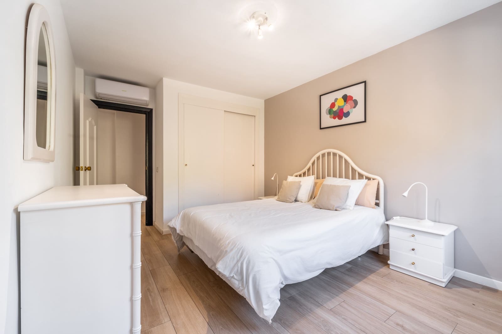 3 quarto Apartamento para arrendar em Marbella com piscina garagem - 3 500 € (Ref: 10012615)