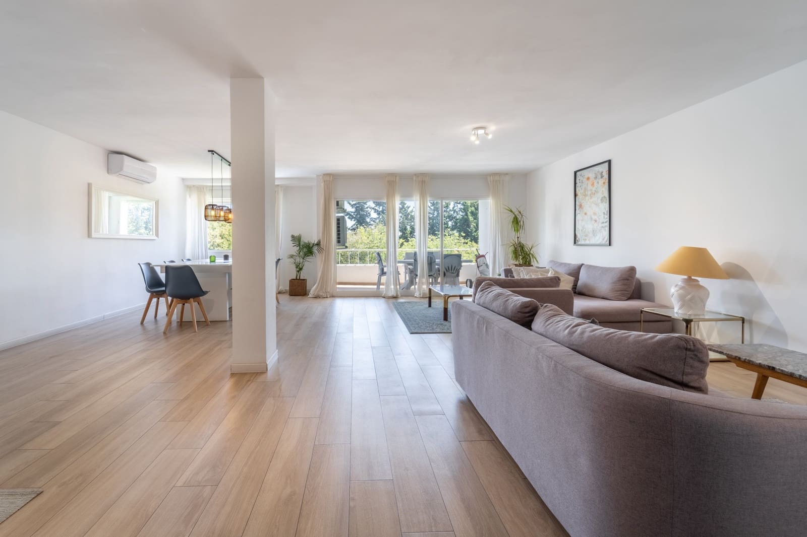 3 quarto Apartamento para arrendar em Marbella com piscina garagem - 3 500 € (Ref: 10012615)