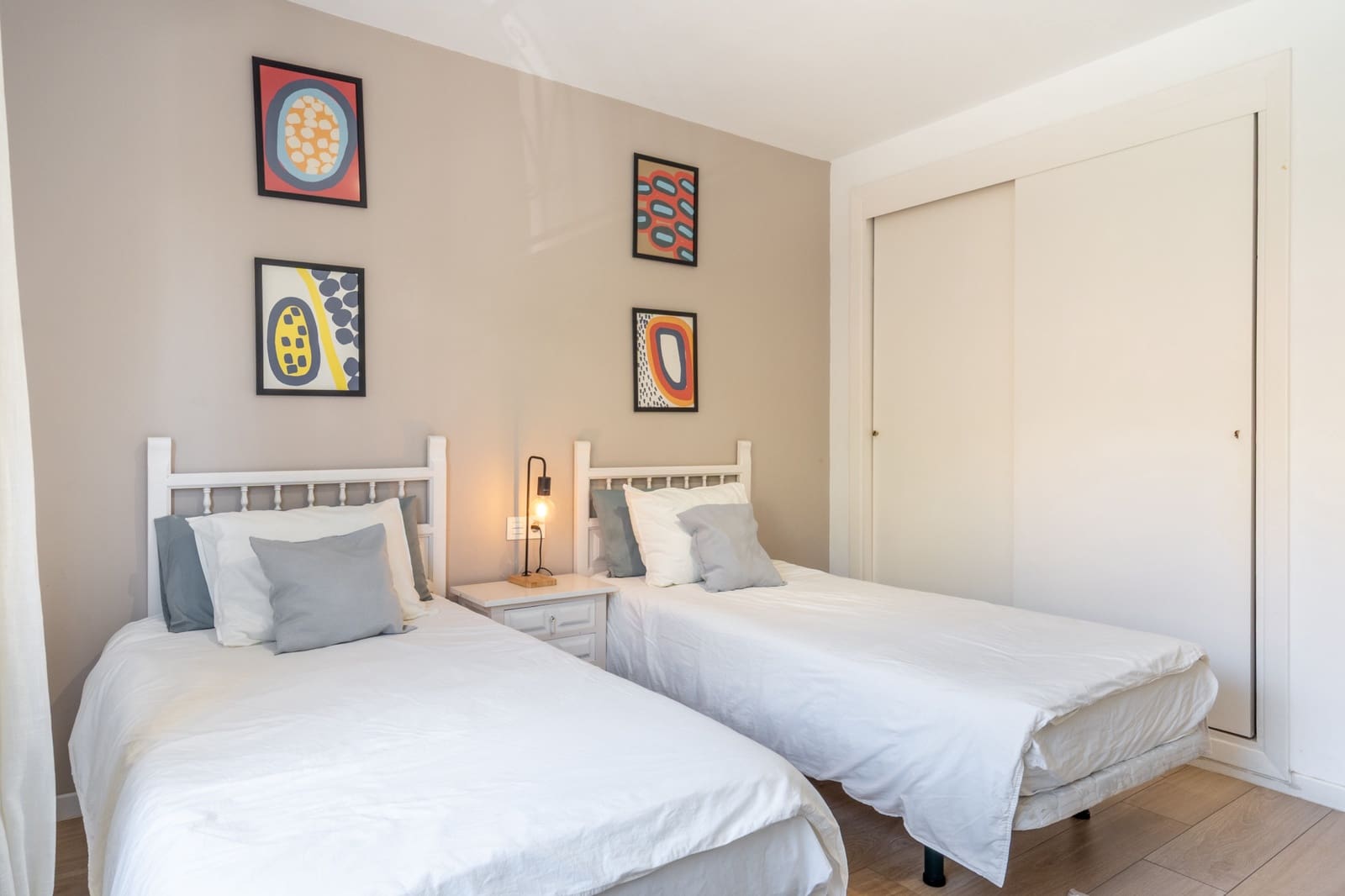 3 quarto Apartamento para arrendar em Marbella com piscina garagem - 3 500 € (Ref: 10012615)