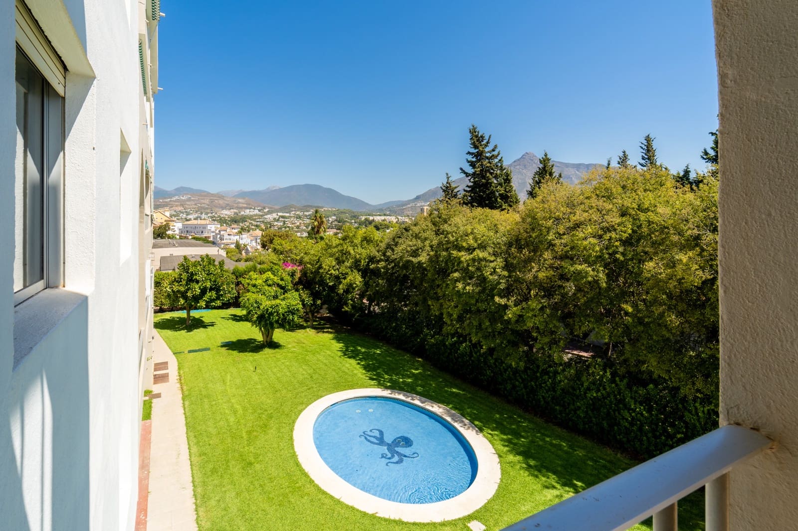 3 quarto Apartamento para arrendar em Marbella com piscina garagem - 3 500 € (Ref: 10012615)