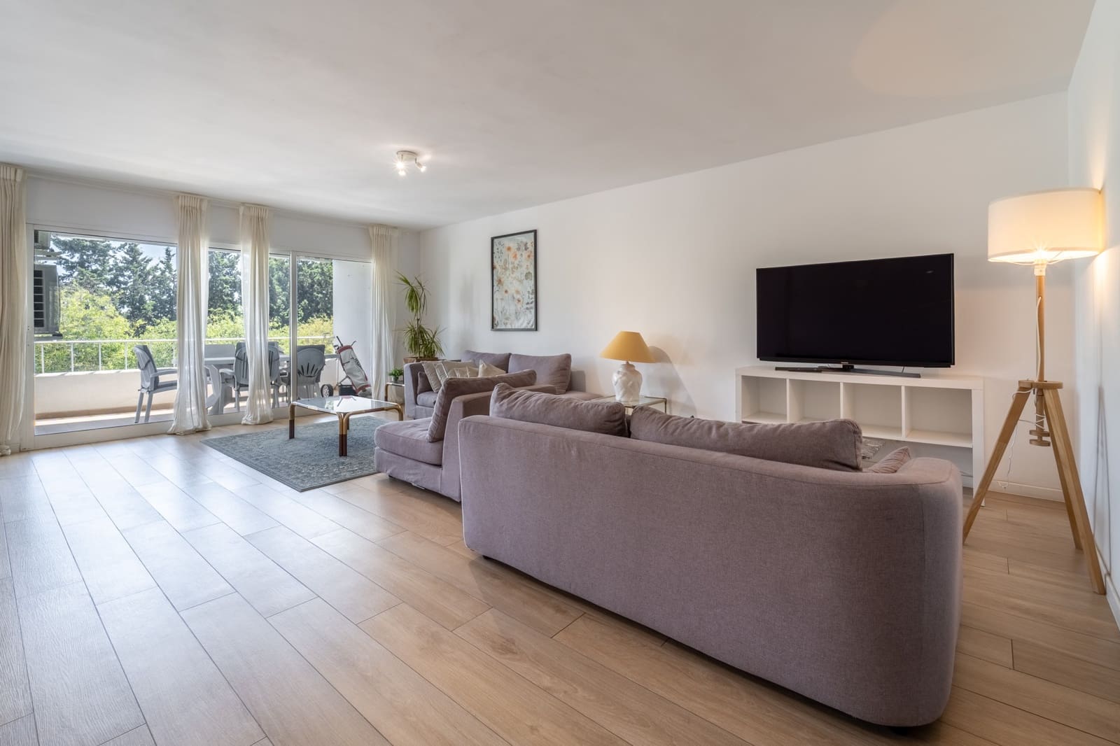 3 quarto Apartamento para arrendar em Marbella com piscina garagem - 3 500 € (Ref: 10012615)