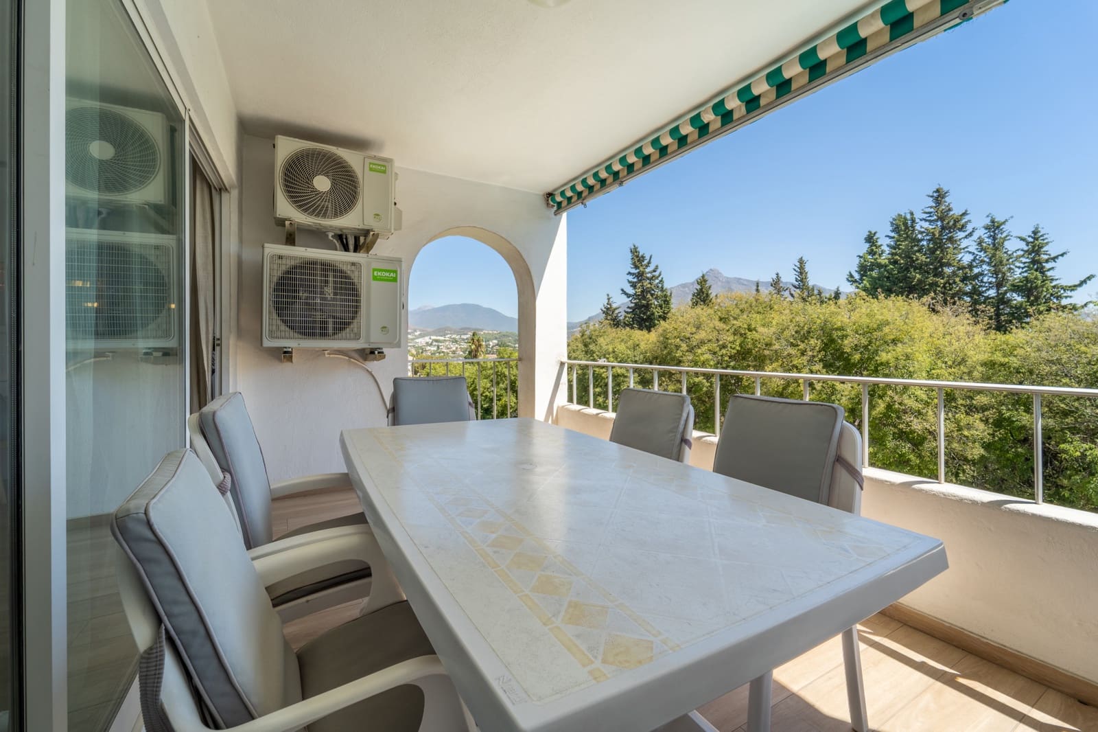 3 quarto Apartamento para arrendar em Marbella com piscina garagem - 3 500 € (Ref: 10012615)