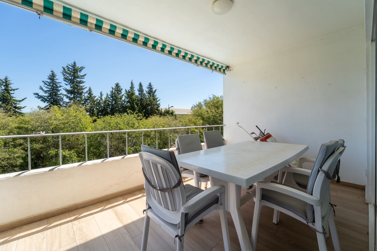 3 quarto Apartamento para arrendar em Marbella com piscina garagem - 3 500 € (Ref: 10012615)