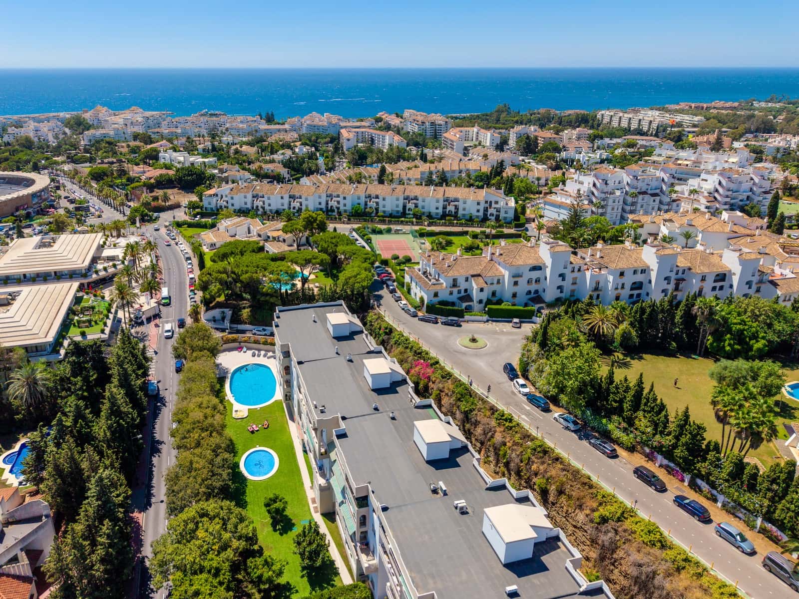 3 quarto Apartamento para arrendar em Marbella com piscina garagem - 3 500 € (Ref: 10012615)
