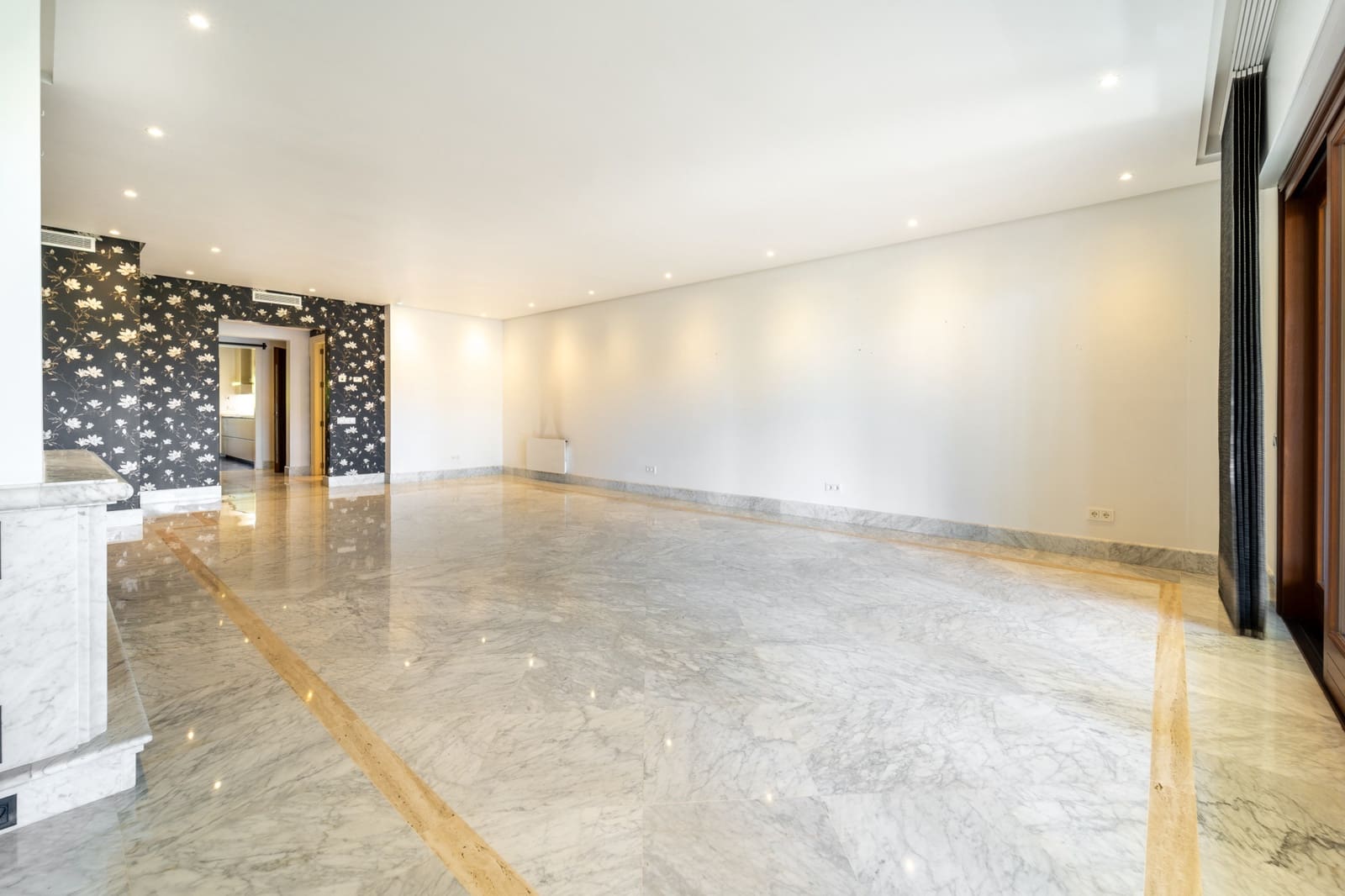 2 sovrum Lägenhet till salu i Marbella med pool garage - 2 250 000 € (Ref: 10012997)