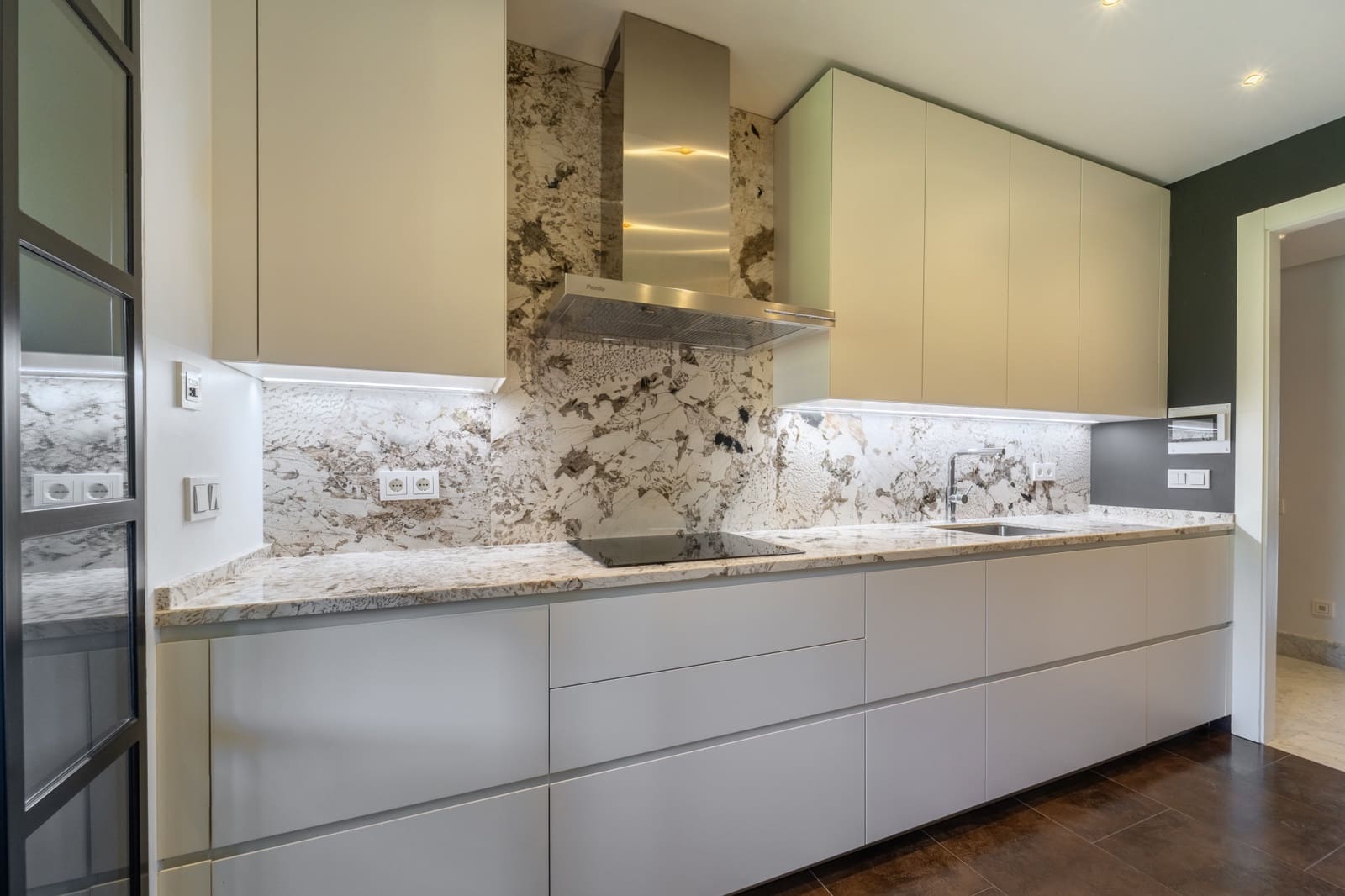 2 sovrum Lägenhet till salu i Marbella med pool garage - 2 250 000 € (Ref: 10012997)
