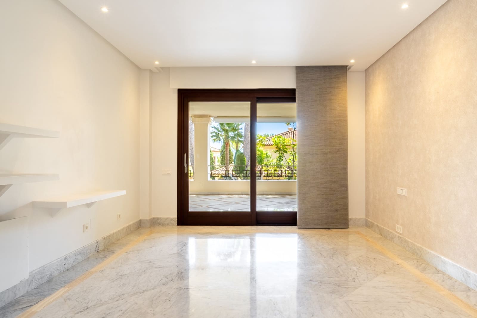 2 sovrum Lägenhet till salu i Marbella med pool garage - 2 250 000 € (Ref: 10012997)