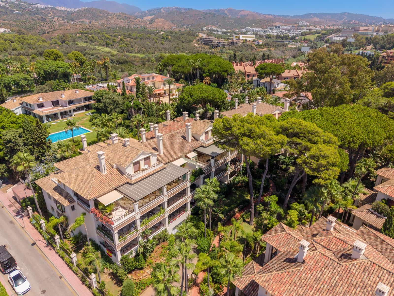 2 sovrum Lägenhet till salu i Marbella med pool garage - 2 250 000 € (Ref: 10012997)