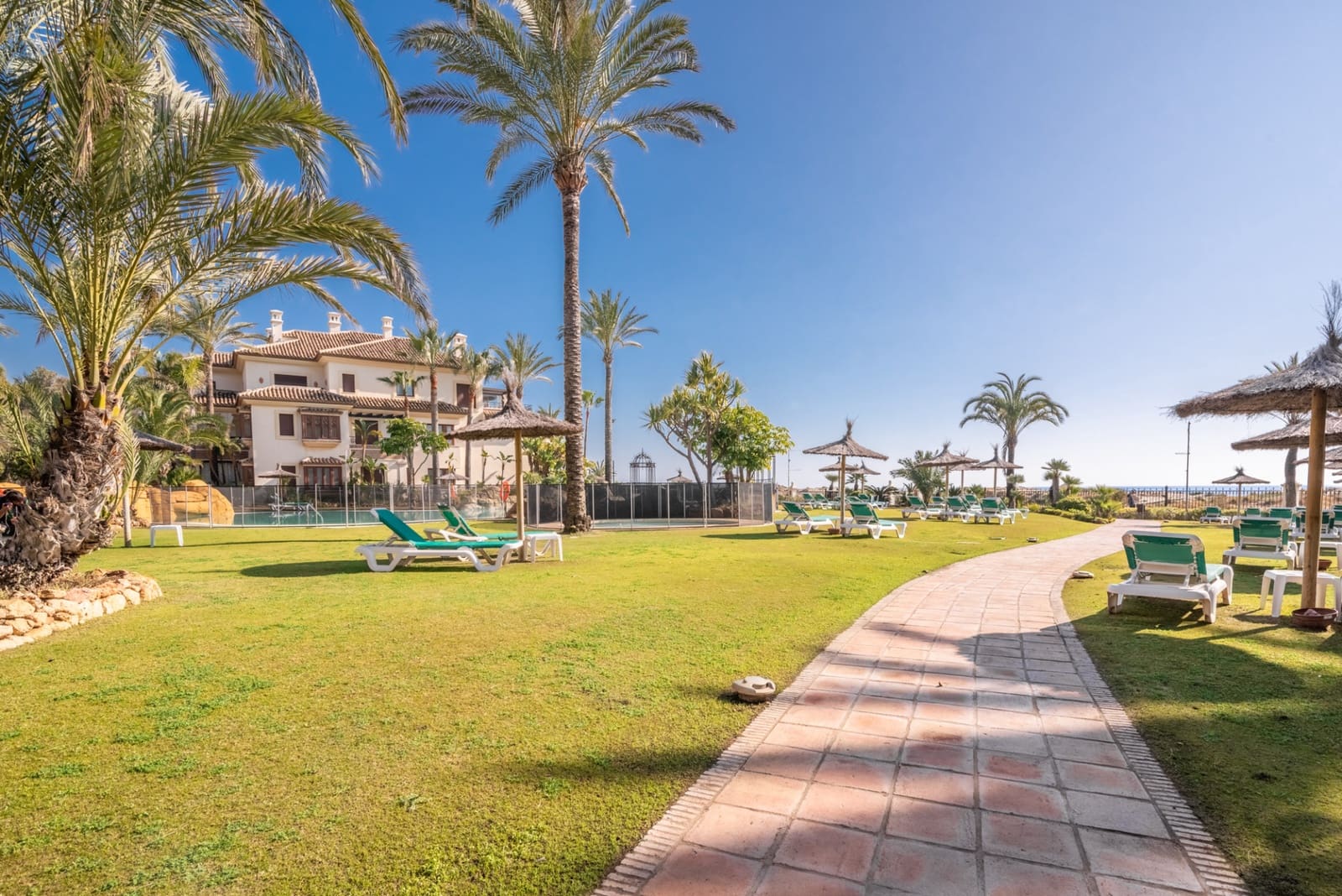 2 bedroom Apartment for sale in Marbella with pool garage - € 2,250,000 (Ref: 10012997)