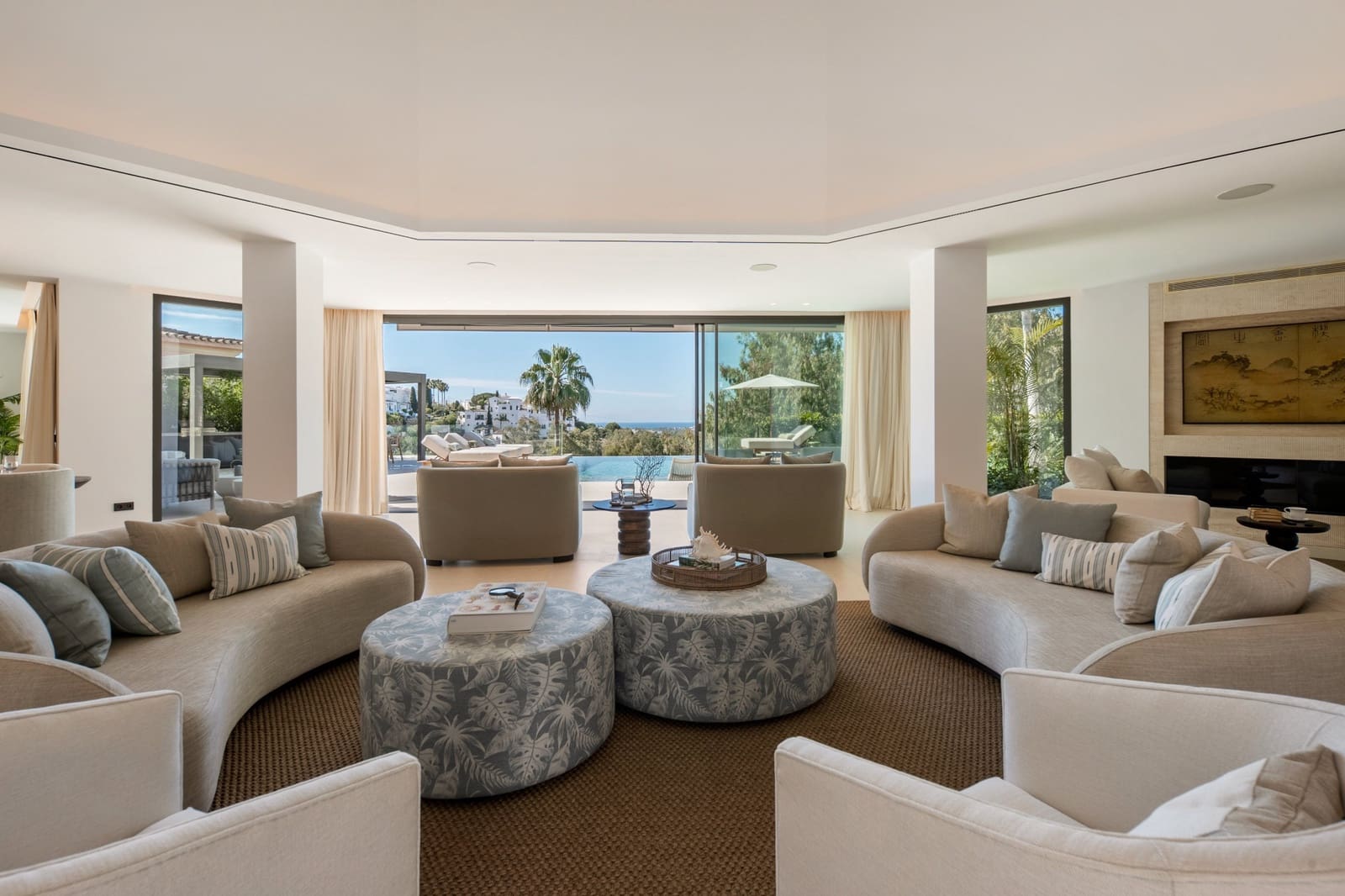 6 bedroom Villa for sale in Benahavis with pool garage - € 7,470,000 (Ref: 10015213)